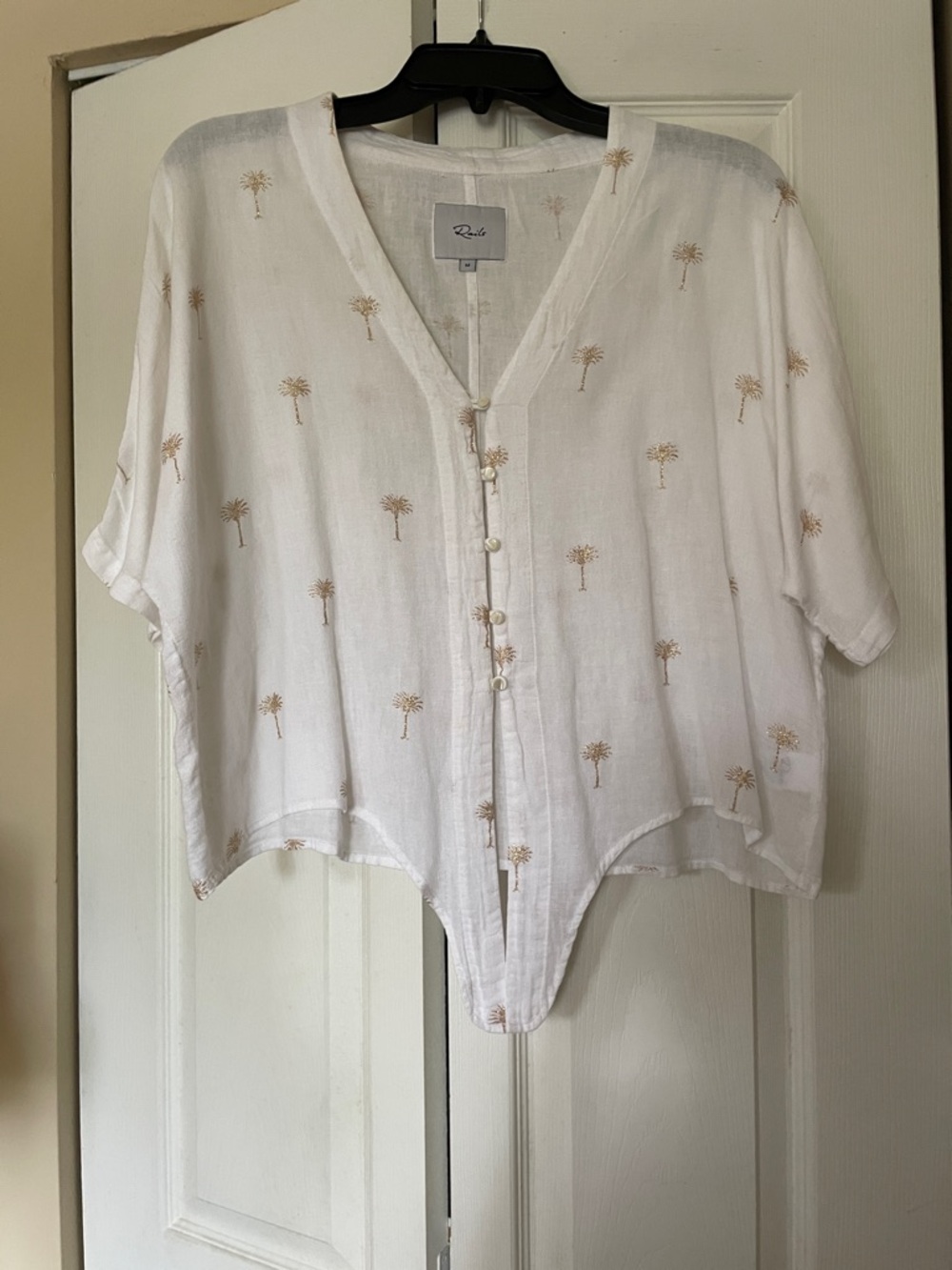 Rails White Button-Down Shirt with Gold Palm Embroidery. Tie accent at waist.